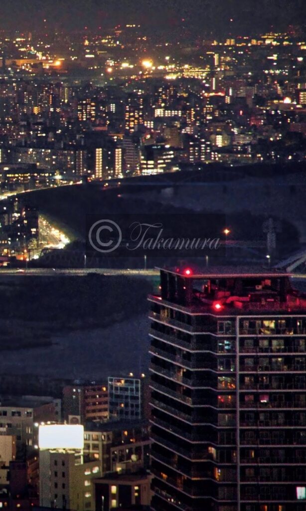梅田スカイビル展望台から見た淡い感じの夜景